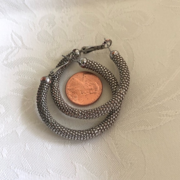 Silver-Grey tone textured Hoop Earrings - Picture 4 of 7